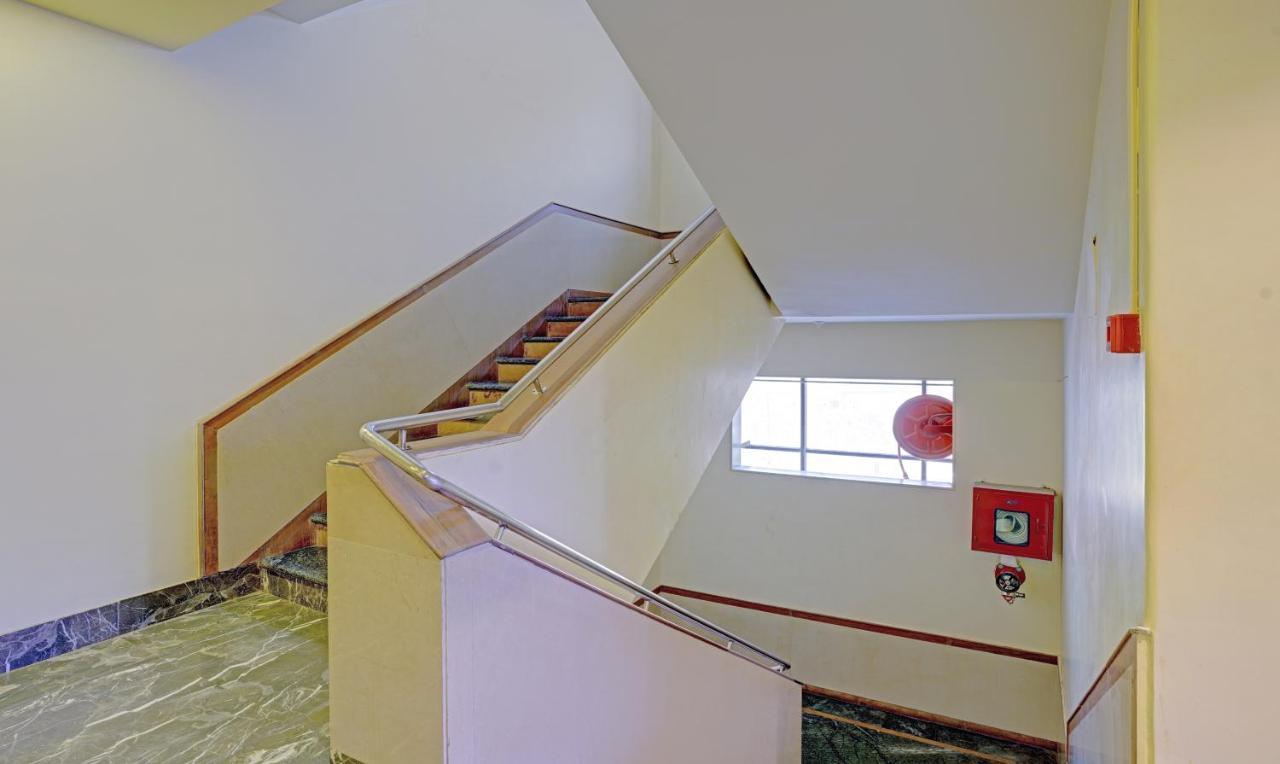 Treebo De Grandeur Anand Nagar Hotel Тане Екстериор снимка