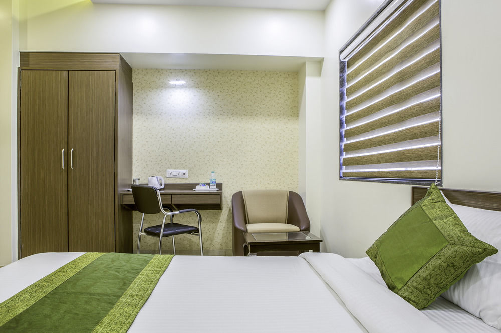 Treebo De Grandeur Anand Nagar Hotel Тане Екстериор снимка