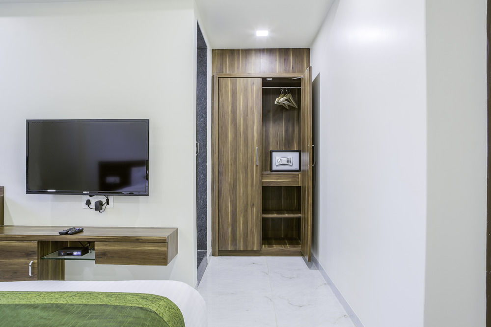 Treebo De Grandeur Anand Nagar Hotel Тане Екстериор снимка