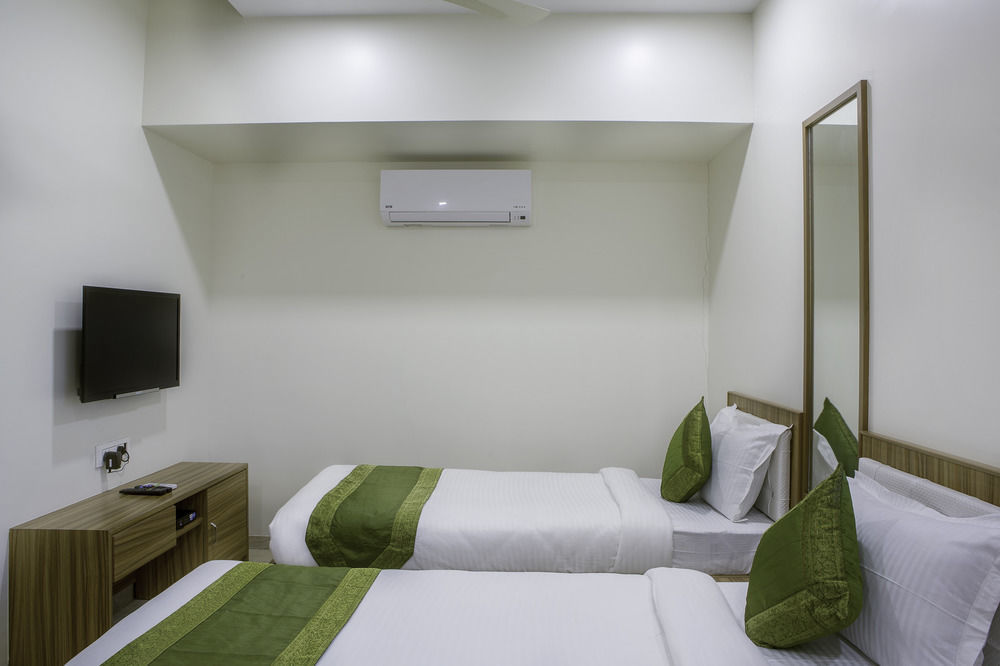 Treebo De Grandeur Anand Nagar Hotel Тане Екстериор снимка